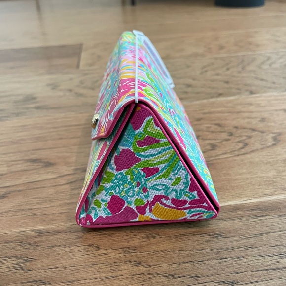 Lilly Pulitzer Folding Sunglasses Case - Picture 5 of 6
